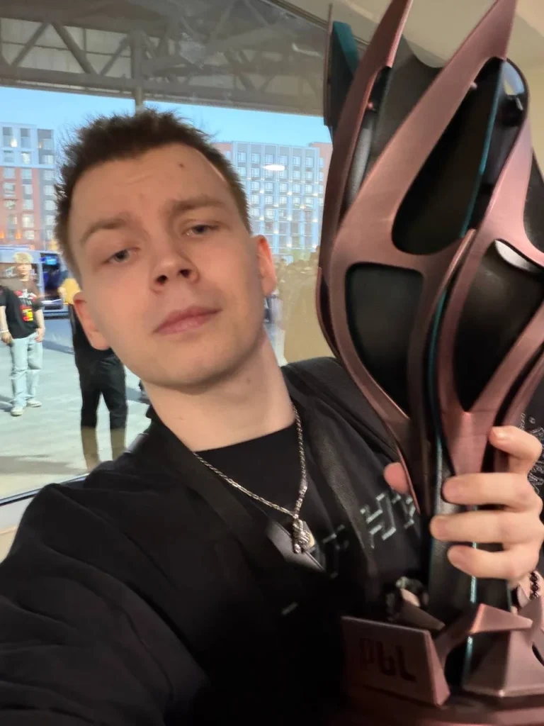 Строго